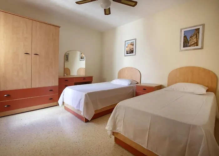 2 Bedrm Seaview Balluta Bay Apartman